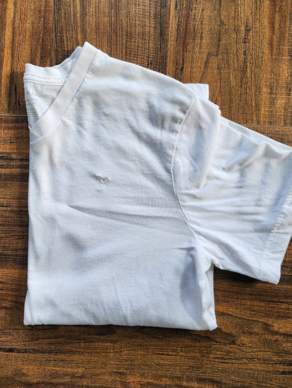 American Eagle Outfitters White V-Neck Short Sleeve Tee - Size Medium Tall - Picture 7 of 7